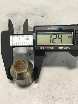 USED VICKERS 25-D10-30