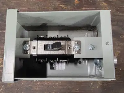 Used LEVITON N3303 Switchgears British Columbia CA | Lenmark #243362