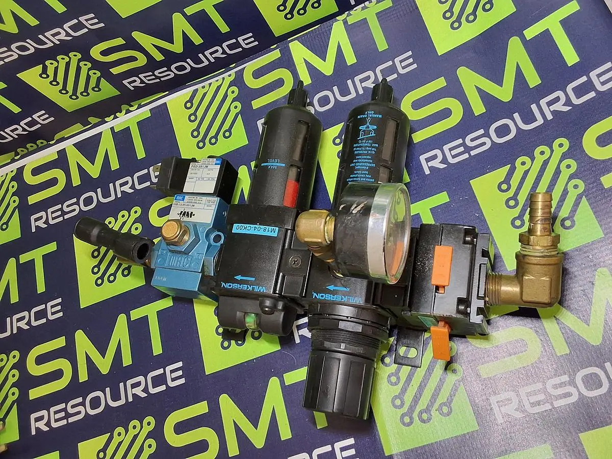 WILKERSON M18-04-CK00 REGULATOR W/ MAC VALVE ASSEMBLY M18-04-FK00 / V18-04-0000