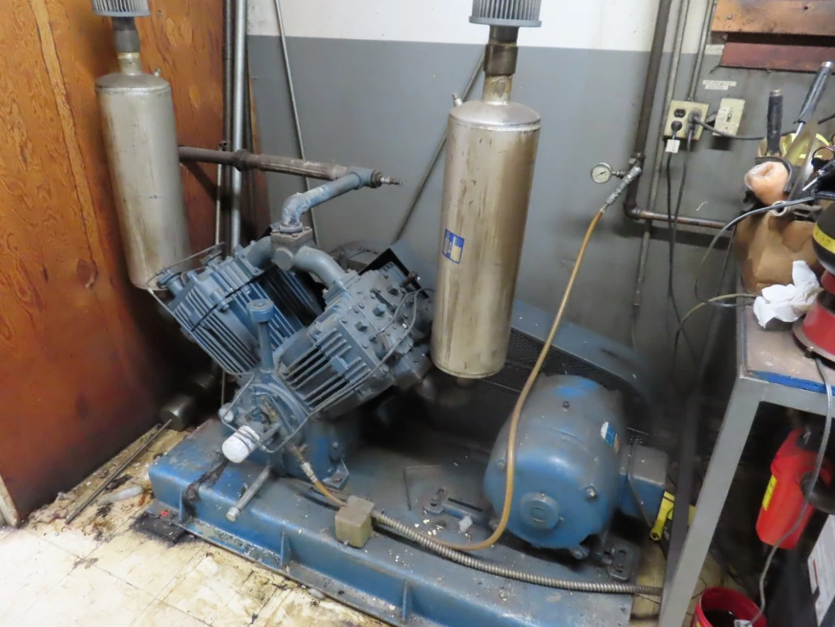 Used QUINCY 5120 Tank Mounted Air Compressors Minnesota US | Machinesused.com #1566293