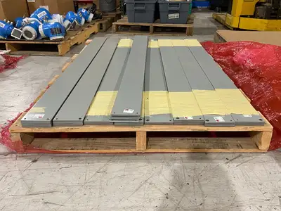 USED HOFFMAN BRACKET MOUNT BARRIER, 2 OR 3 COMPARTMENT GRAY STEEL