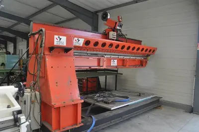 USED HOBART - KEMPPI WELDINGDERRICK 3300 MM