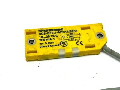 BC5-QF5,5-AP6X2/S250 | Turck  Capacitive Sensor 2620116 - Used
