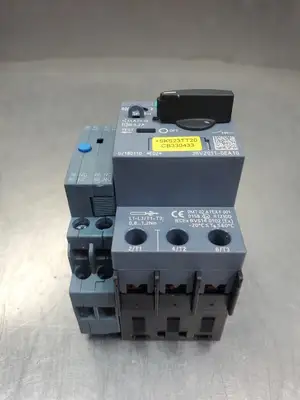 USED Siemens 3RV2011-0EA10 Circuit Breaker w/3RV2921-1M Module