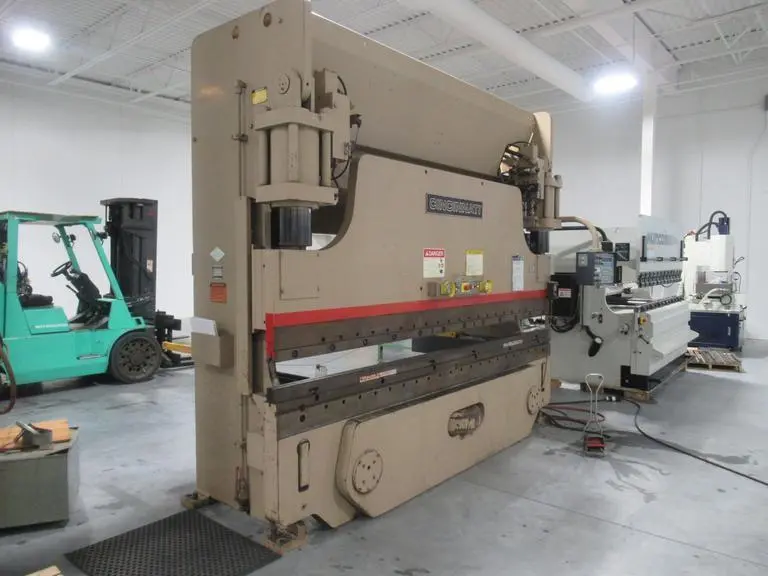 USED 1998 CINCINNATI FORM MASTER II
