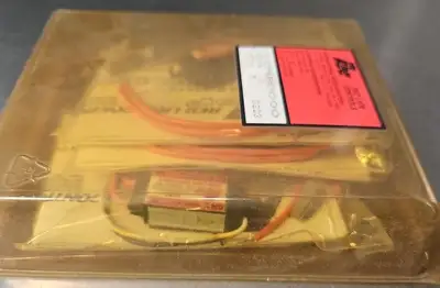 Red lion VCMB0000 4394 VOLTAGE CONVERTER MODULE Box w/3. Loc3E-30
