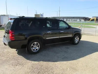 Used 2014 CHEVROLET SUBURBAN LTZ SUVs Manitoba CA | Conquest Truck & Auto Sales #1421373