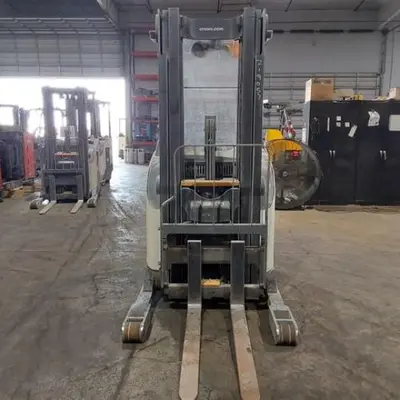 USED 2016 CROWN RR5725-45