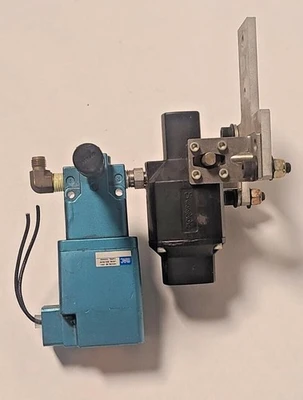 MAC M603 275B-110EA Pneumatic Solenoid Valve Automation Swagelok 90° 131SR
