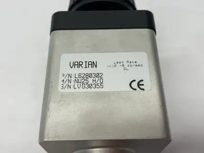USED VARIAN RIGHT ANGLE BLOCK BELLOWS VALVE, MANUAL KNOB NW25 H/O
