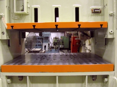 USED 1967 AIDA PRESSES AIDA PD-STG-200M PRESS