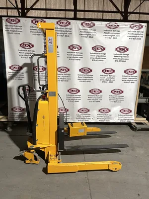Uline H-2651 Electric Straddle Stacker Forklift w/ Charger 2200lbs 12V 1PH