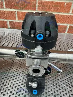 USED 5 ITT PURE-FLO STAINLESS STEEL DIAPHRAGM VALVES W/ 2" TO 1/2" SANITARY FITTING