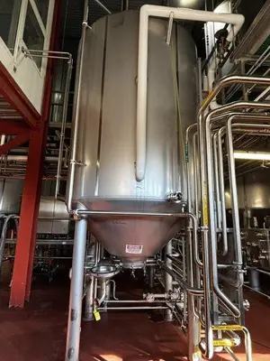 MUELLER 4,150 GALLON Stainless Steel Tanks | Perry Equipment (2)