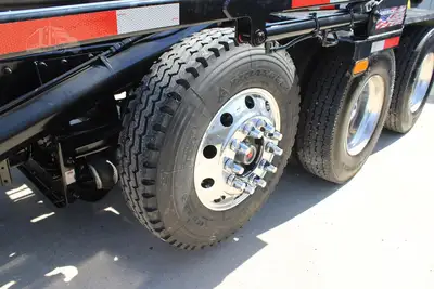 New | in-Stock 2027 PETERBILT 548 Rolloff Trucks Texas US | Roll Off Truck World #1492012