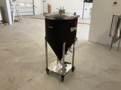 Used SPIKE BREWING CF30 CONICAL FERMENTER/UNITANK WITH INSULATED CONICAL JACKET Brewing Equipment Michigan US | Miedema Asset Management Group #1580154