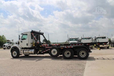New | in-Stock 2027 WESTERN STAR 47X Hooklifts & Roll-Offs Texas US | Roll Off Truck World #1492010