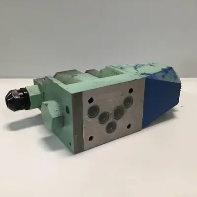 USED VICKERS DG4V52ALMP7LH630