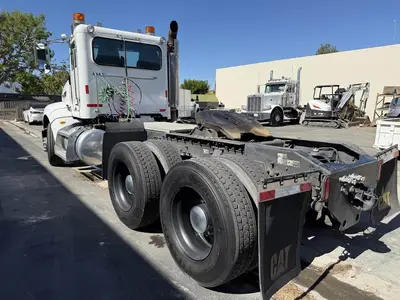USED 2012 PETERBILT 386