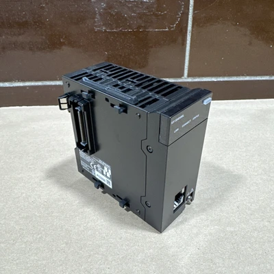 USED KEYENCE KV-XH04ML