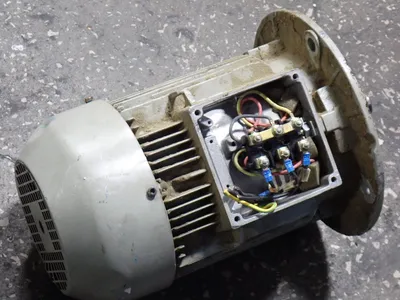 USED SIEMENS 1LA71074AA91Z