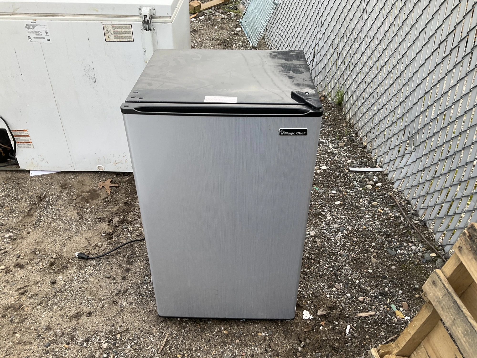 Used MAGIC CHEF HMR330SE Refrigerators Michigan US | Miedema Asset Management Group #1454935