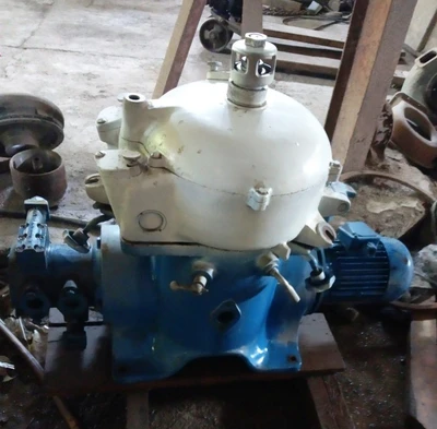 Westfalia ON 1516 solids-retaining oil purifier.