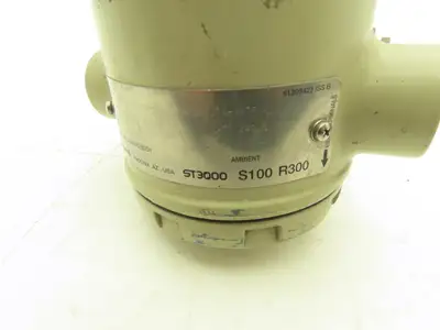 Honeywell ST3Q00 S100 R300 Temperature Transmitter -40° to 125° C 1/2"NPT
