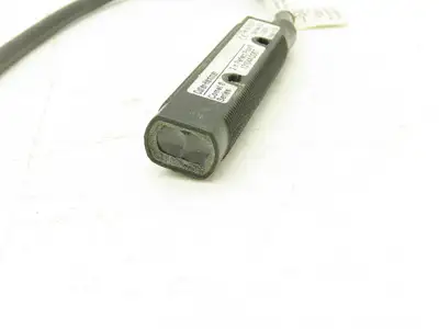 Cutler-Hammer 13104AQD07 Reflective Photoelectric Sensor 50mm
