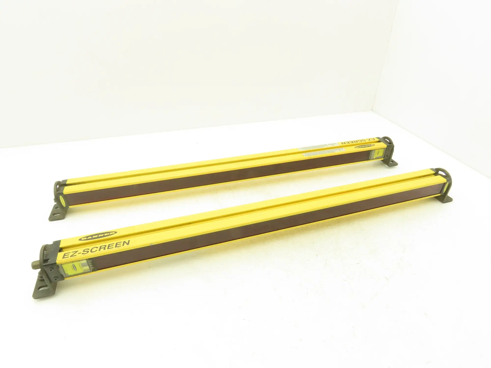 Banner SLSR14-600Q8 EZ-SCREEN Light Curtain Transmitter Receiver Set 600mm