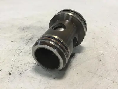 USED VICKERS 25-D10-30