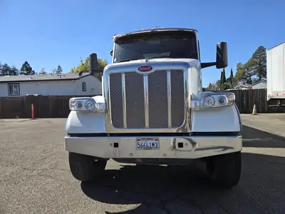 USED 2023 PETERBILT 567