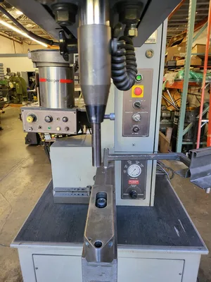 Haeger 824 Hardware Insertion Press w/ Autofeed