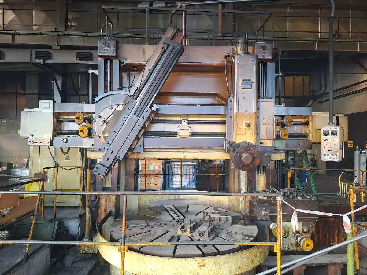 USED 1980 SEDIN 1525