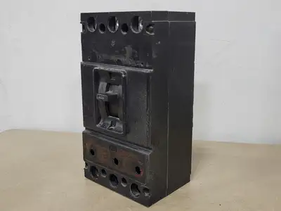 400 Amp, 3 Pole, 600 Volts Circuit Breaker