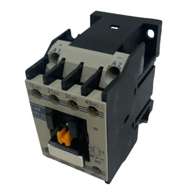 NEW TELEMECANIQUE CA4DN22BD CONTROL RELAY 023075