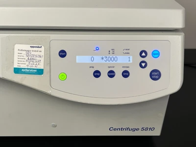 Eppendorf Centrifuge 5810 with Rotor FA-45-48-11