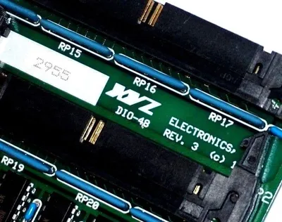USED XYZ ELECTRONICS DIO-48 OUTPUT BOARD F002500085B