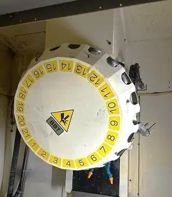 USED 2015 FANUC ROBODRILL ALPHA-D21LIA5