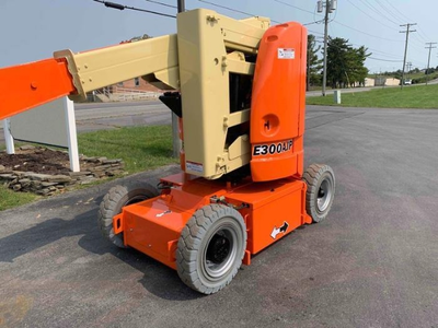 USED 2023 JLG E300AJP