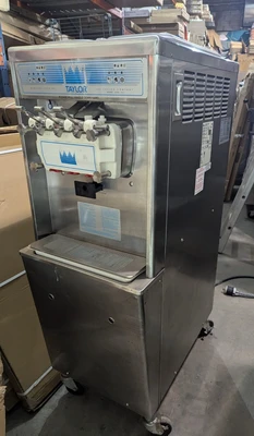 Taylor Ice cream/ Soft serve machine 794-33 Water cool