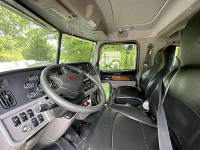 USED 2011 PETERBILT 367