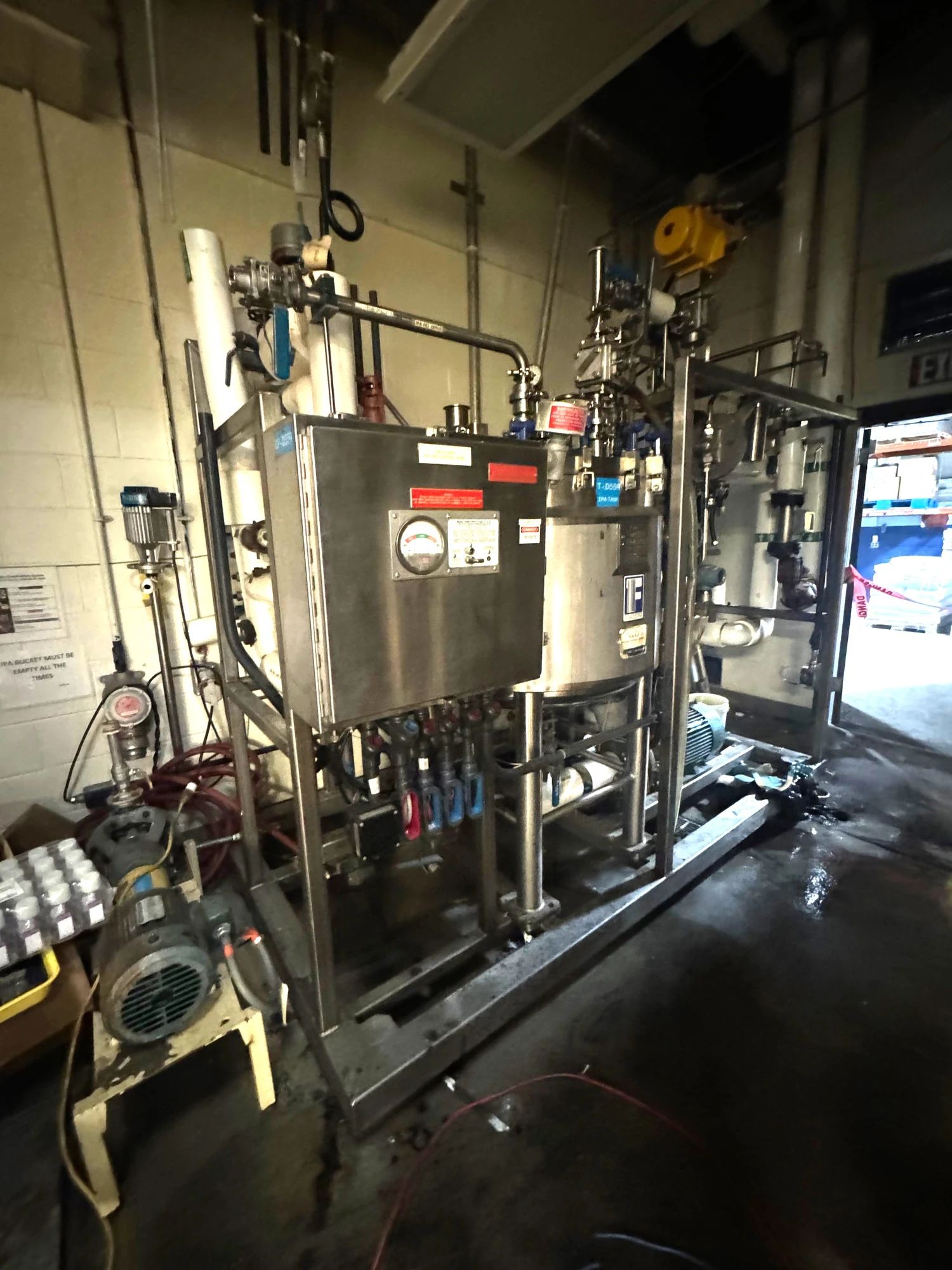 USED FELDMEIER 200 GALLON