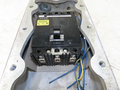 Square D H-100-XFA Explosion Proof Circuit Breaker Switch Enclosure 100A 600VAC