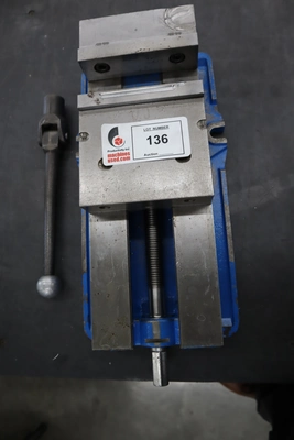 Used KURT WORKHOLDING SOLUTIONS D688 Vises Minnesota US | Machinesused.com #1505750