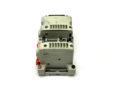 SMC VV5QC11-03N7FD0-D0S Plug In Manifold Base 3-Station w/ Din Rail Mount - Used