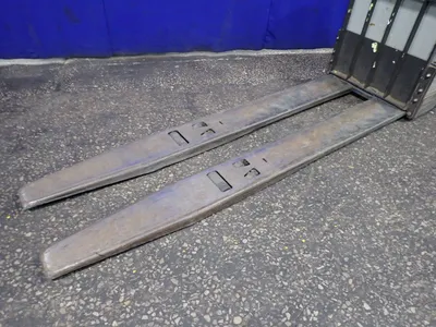 USED THE RAYMOND CORPORATION 8410
