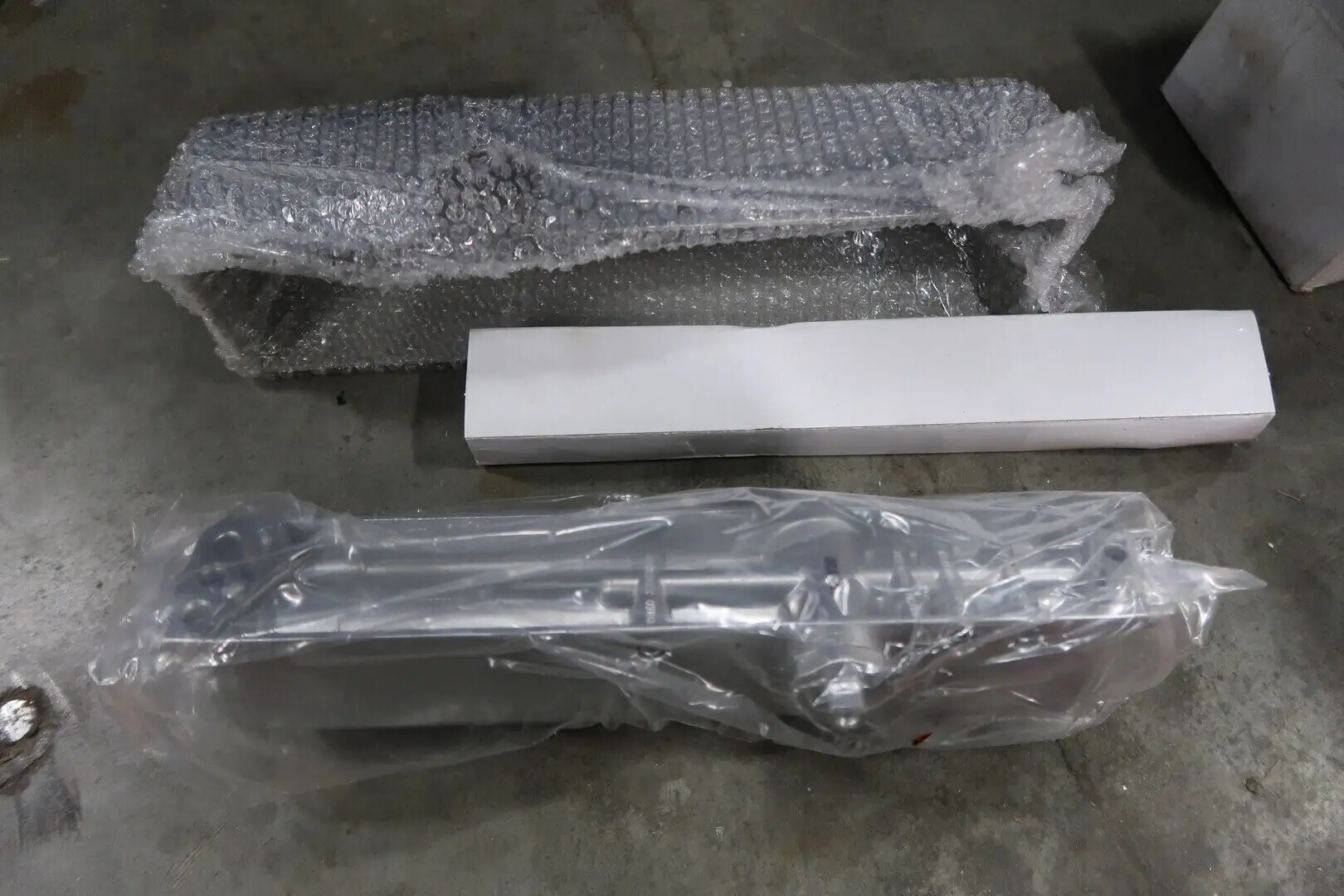 1700 Series Power Adjustable Door Closer