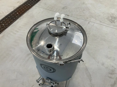 Used SPIKE BREWING CF15 CONICAL FERMENTER/UNITANK WITH INSULATED CONICAL JACKET 18 GALLONS Brewing Equipment Michigan US | Miedema Asset Management Group #1580107