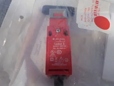 NEW ALLEN BRADLEY 440KC21088